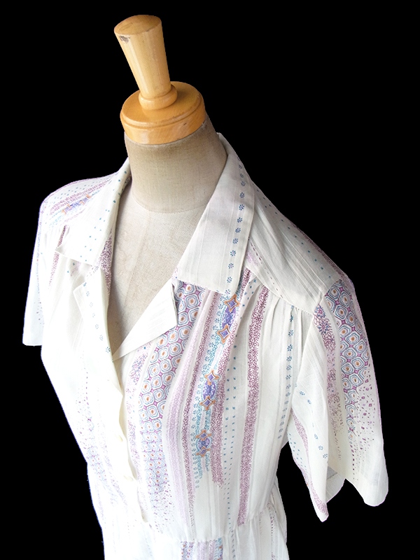 ヨーロッパ古着 60年代フランス製 オフホワイト X レトロプリント ガーゼのような繊細な生地 ワンピース 18FC118