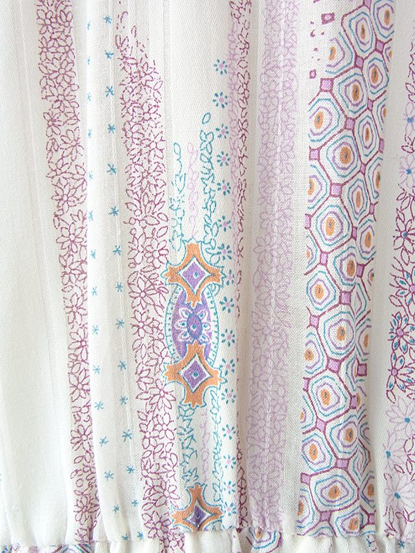 ヨーロッパ古着 60年代フランス製 オフホワイト X レトロプリント ガーゼのような繊細な生地 ワンピース 18FC118