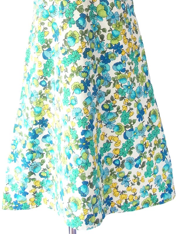 ヨーロッパ古着 フランス買い付け 60年代製 ホワイト X 涼やかな花柄 円形が控えめに浮かぶ生地 ワンピース 18FC216