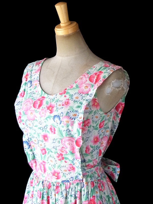 ヨーロッパ古着 60年代フランス製 ホワイト X パステル調カラフル花柄 ヴィンテージ ワンピース 18FC308