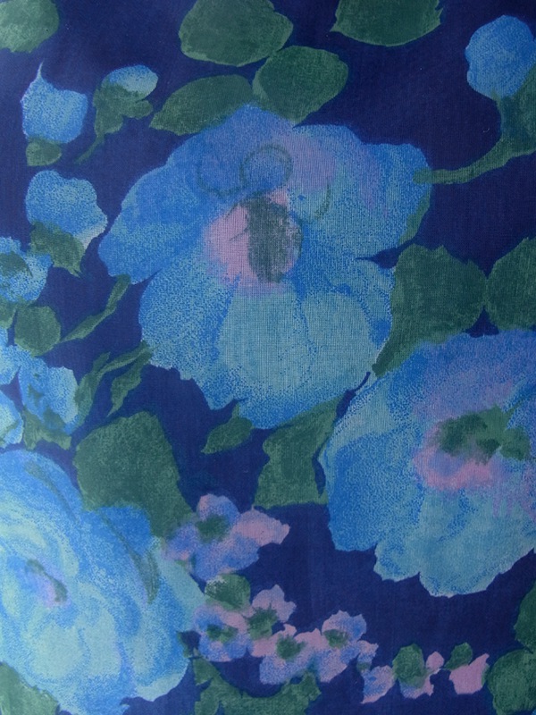ヨーロッパ古着 70年代フランス製 ミッドナイトブルー X 絵画のような花柄プリント シフォン生地 プリーツ ドレス 18FC310