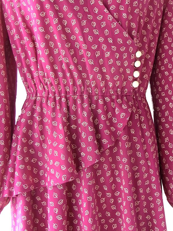 ヨーロッパ古着 フランス買い付け 70年代製 ワインレッド X クリーム色 カシュクール ペプラム ワンピース 18FC419