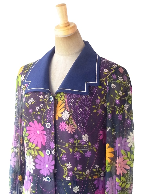 ヨーロッパ古着 フランス買い付け 60年代製 ネイビー X カラフルな花柄がガーゼ風生地に描かれた ワンピース 18FC601