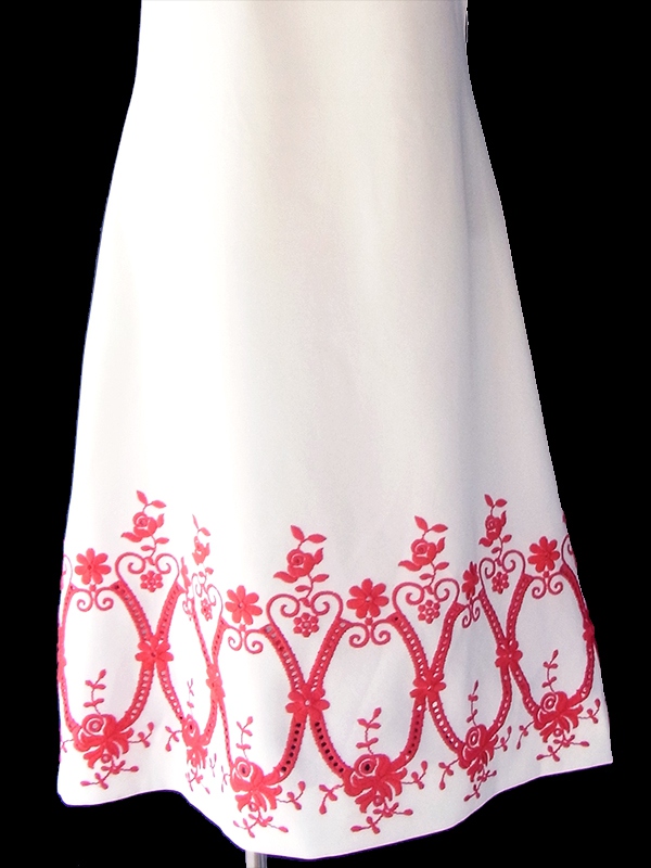 ヨーロッパ古着 ロンドン買い付け 70年代製 ホワイト X レッド 花柄カットワーク刺繍 ヴィンテージ ワンピース 18OM105