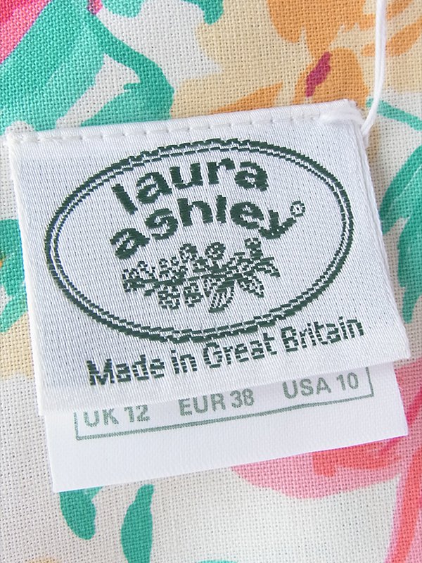 ヨーロッパ古着 イギリス製 laura ashley クリーム色 X カラフル花柄 ストラップ ワンピース 18OM319
