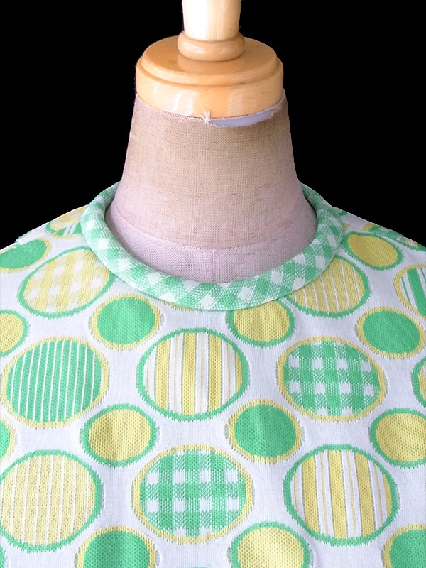 ヨーロッパ古着 ロンドン買い付け 70年代製 ライムグリーン X イエロー 水玉レトロ柄 ヴィンテージ ワンピース 18SR000