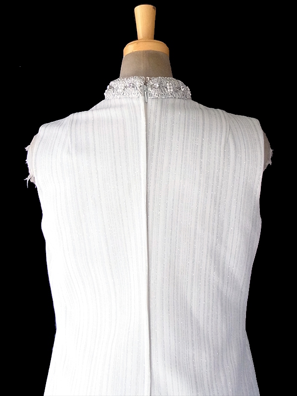 ヨーロッパ古着 ロンドン買い付け 70年代製 ホワイト X ラメ入りシルバー ストライプ ドレス 19BS002