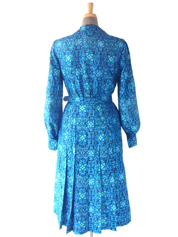 ヨーロッパ古着 ロンドン買い付け 60年代製 ターコイズブルー アラベスク模様 共布ベルト付き コットンシルク ワンピース 19BS029