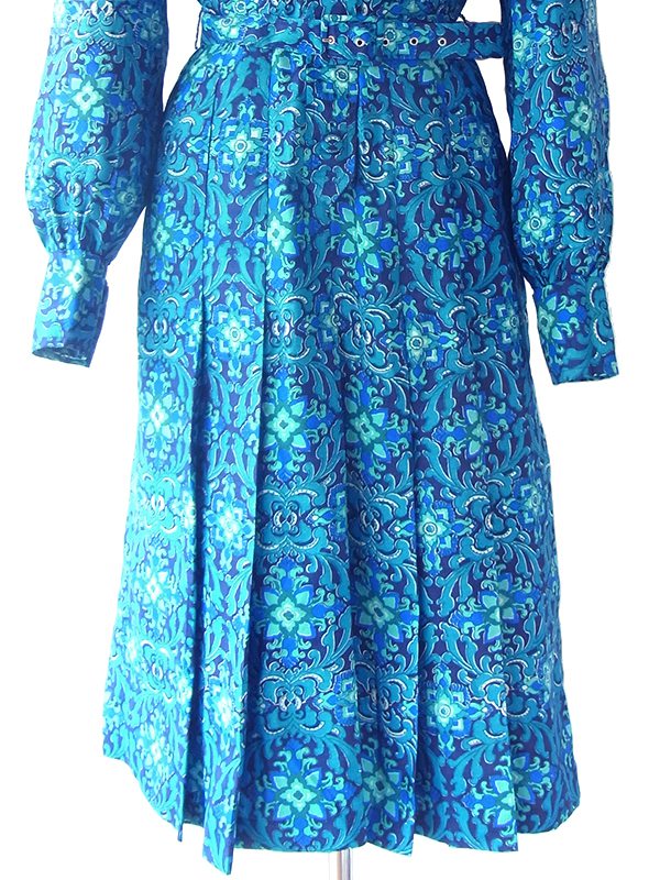 ヨーロッパ古着 ロンドン買い付け 60年代製 ターコイズブルー アラベスク模様 共布ベルト付き コットンシルク ワンピース 19BS029