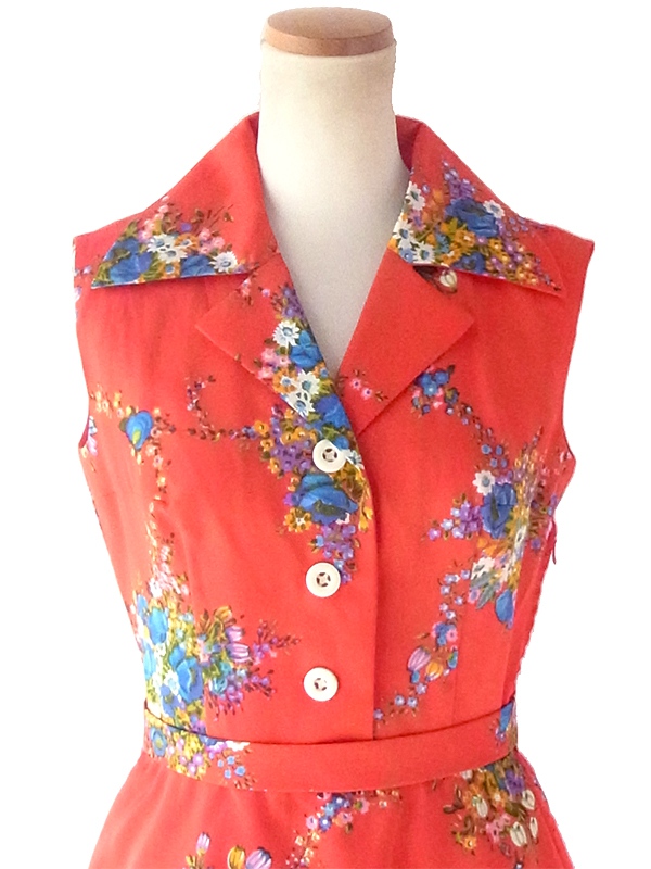 ヨーロッパ古着 ロンドン買い付け 70年代製 レッド X カラフル花柄 共布ベルト付き ヴィンテージ ワンピース 19BS125