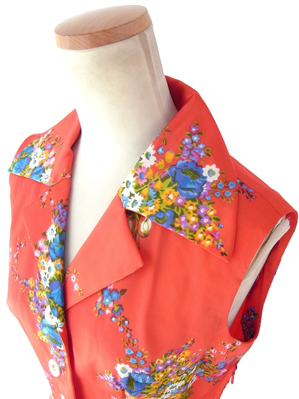 ヨーロッパ古着 ロンドン買い付け 70年代製 レッド X カラフル花柄 共布ベルト付き ヴィンテージ ワンピース 19BS125