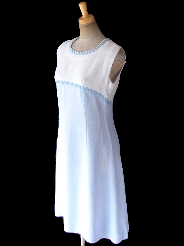 ヨーロッパ古着 フランス買い付け 60年代製 ホワイト X やわらかな水色 山道テープ ヴィンテージ ワンピース 19FC001