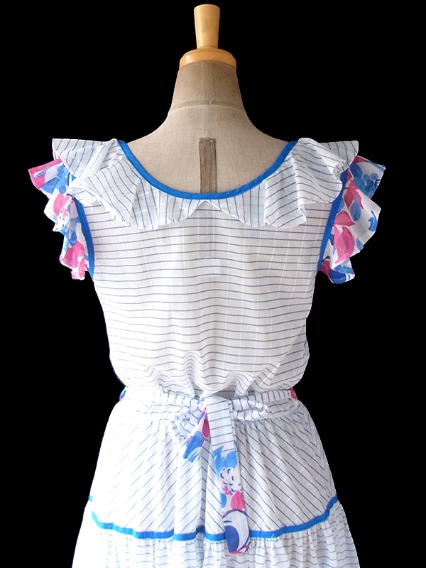 ヨーロッパ古着 70年代フランス製 ホワイト X ブルー・ピンク ストライプ・花柄 共布ベルト付き ワンピース 19FC003