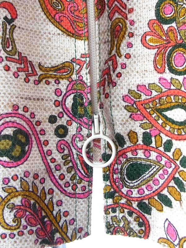 ヨーロッパ古着 フランス買い付け 60年代製 ベージュ X レッド・グリーン・ゴールド オリエンタル柄 フロントジップ ワンピース 19FC104