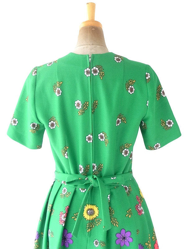 ヨーロッパ古着 ロンドン買い付け 70年代製 グリーン X カラフル レトロ花柄 共布ベルト付き プリーツ ワンピース 20BS010
