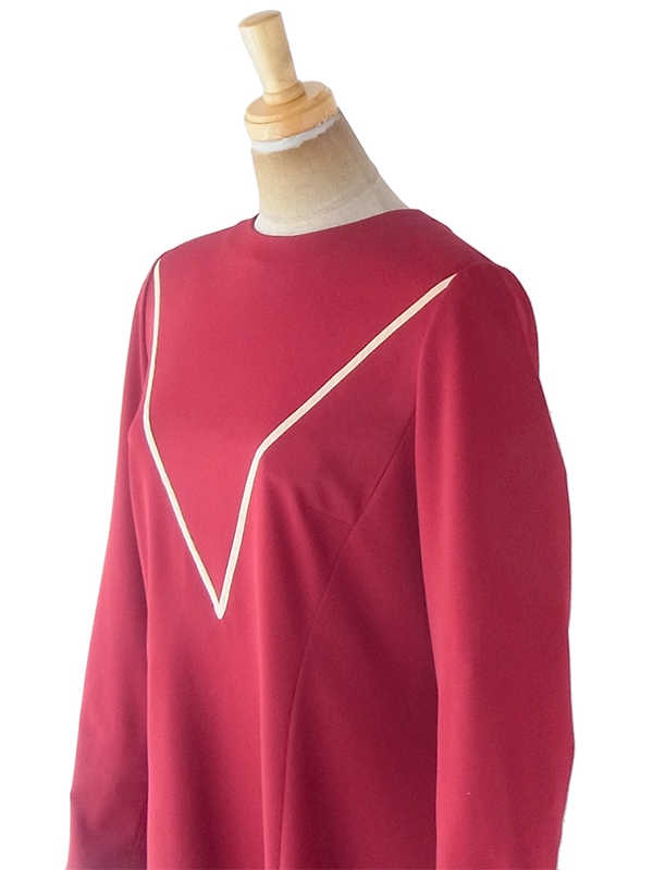ヨーロッパ古着 ロンドン買い付け 70年代製 バーガンディー X V字 ホワイトテープ ヴィンテージ ワンピース 20BS054
