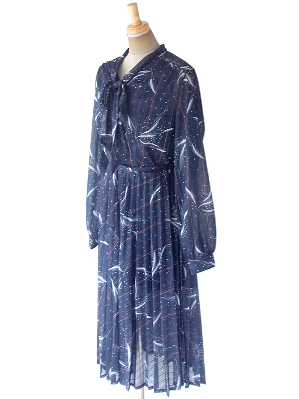ヨーロッパ古着 ロンドン買い付け 70年代製 ネイビー X レッド 共布ベルト付き ボウタイ プリーツ ワンピース 20BS111