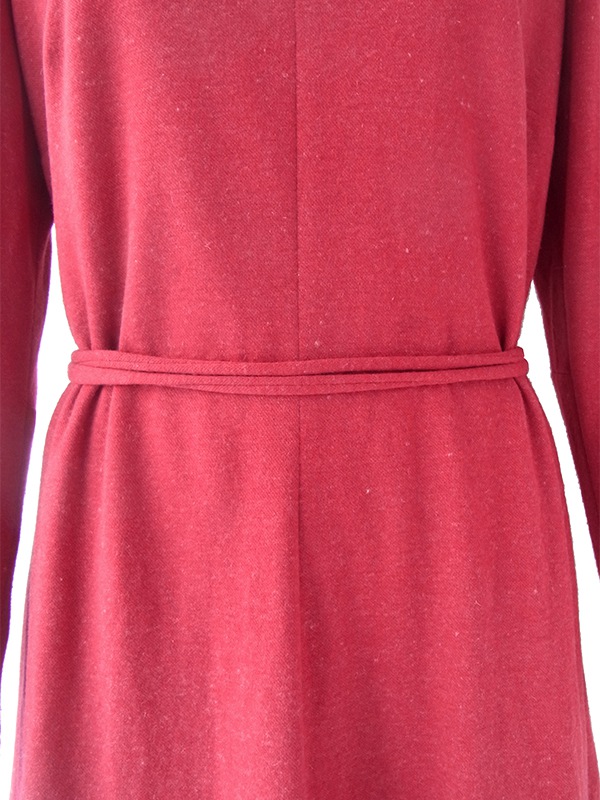 ヨーロッパ古着 ロンドン買い付け 60年代製 ボルドー X 肩口に型押しオーナメント 共布ベルト付き ワンピース 20BS114