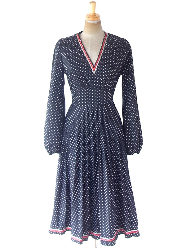 ヨーロッパ古着 ロンドン買い付け 70年代製 モノトーン X 水玉 レッド・グレイ テープ プリーツ ワンピース 20BS213