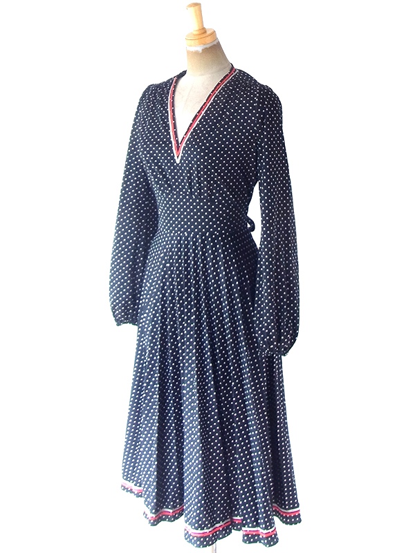 ヨーロッパ古着 ロンドン買い付け 70年代製 モノトーン X 水玉 レッド・グレイ テープ プリーツ ワンピース 20BS213