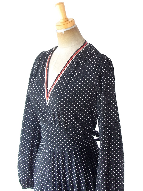 ヨーロッパ古着 ロンドン買い付け 70年代製 モノトーン X 水玉 レッド・グレイ テープ プリーツ ワンピース 20BS213