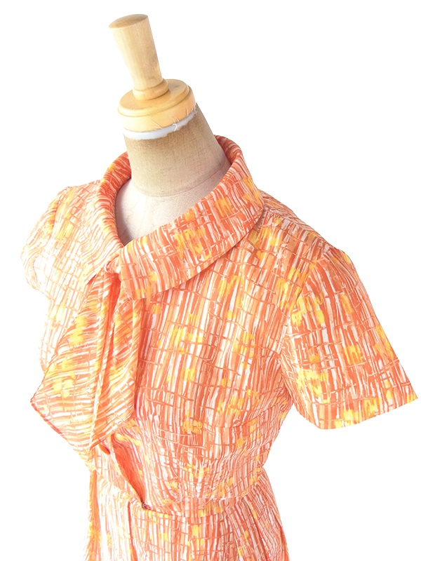 ヨーロッパ古着 70年代フランス製 オレンジ X レッド レトロ柄 ボウタイ プリーツ ワンピース 20FC010