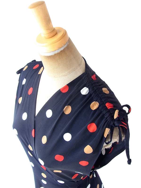 【ヨーロッパ古着】フランス買い付け 70年代製 ネイビー X レッド・ホワイト・ゴールド 水玉 巻きワンピース 20FC017【おとなかわいい】