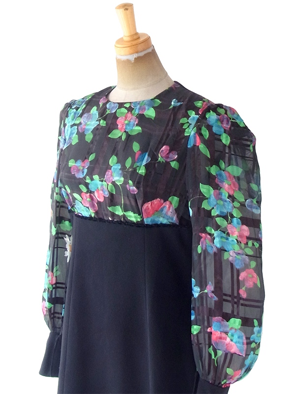 ヨーロッパ古着 フランス買い付け 70年代製 ブラック X カラフル花柄 切り返し 裾元フリンジ ヴィンテージ ワンピース 20FC309
