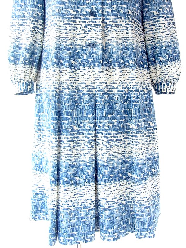 ヨーロッパ古着 フランス買い付け 70年代製 ホワイト X ブルー レトロ柄 ヴィンテージ ワンピース 20FC508