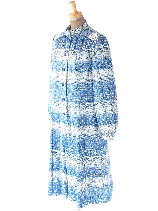 ヨーロッパ古着 フランス買い付け 70年代製 ホワイト X ブルー レトロ柄 ヴィンテージ ワンピース 20FC508