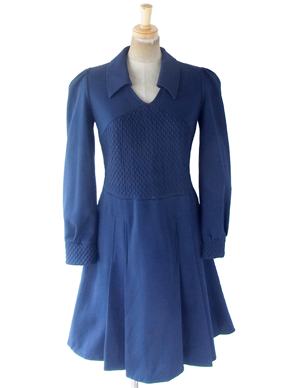 ヨーロッパ古着 フランス買い付け 70年代製 ロイヤルブルー X ステッチで生地を膨らまえた ワンピース 20FC608