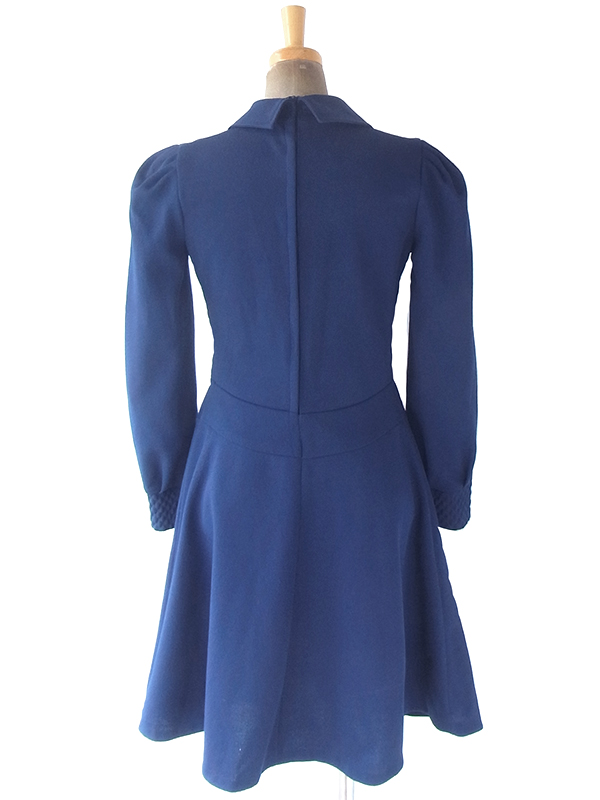 ヨーロッパ古着 フランス買い付け 70年代製 ロイヤルブルー X ステッチで生地を膨らまえた ワンピース 20FC608