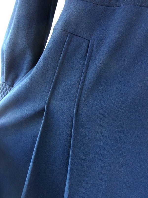 ヨーロッパ古着 フランス買い付け 70年代製 ロイヤルブルー X ステッチで生地を膨らまえた ワンピース 20FC608