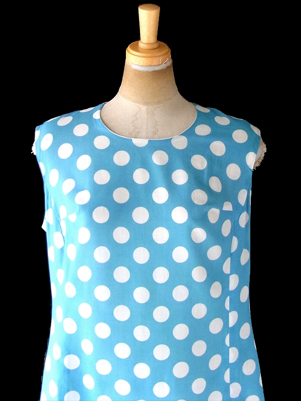 ヨーロッパ古着 ロンドン買い付け 60年代製 水色 X ホワイト 水玉 裾元プリーツ ヴィンテージ ワンピース 20OM113