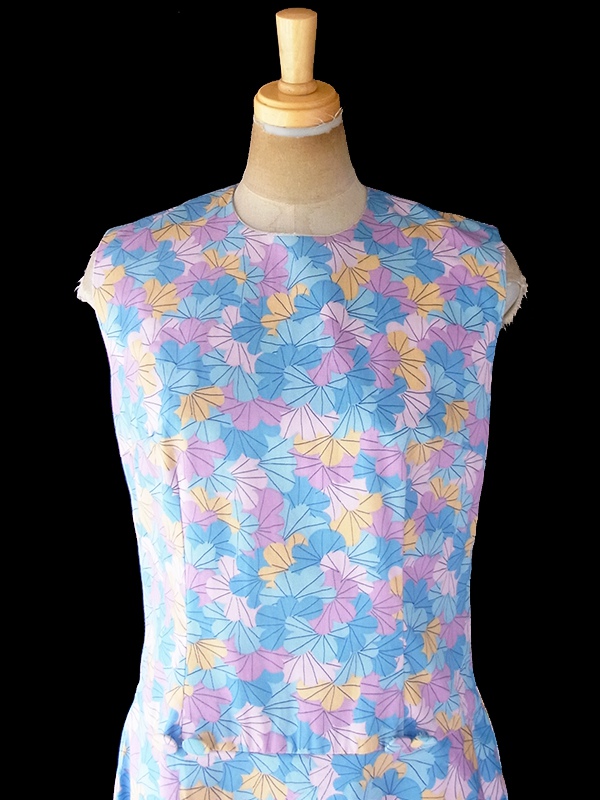 ヨーロッパ古着 ロンドン買い付け 70年代製 水色 X ピンク・パープル・イエロー 花柄プリント フレア ワンピース 20OM200