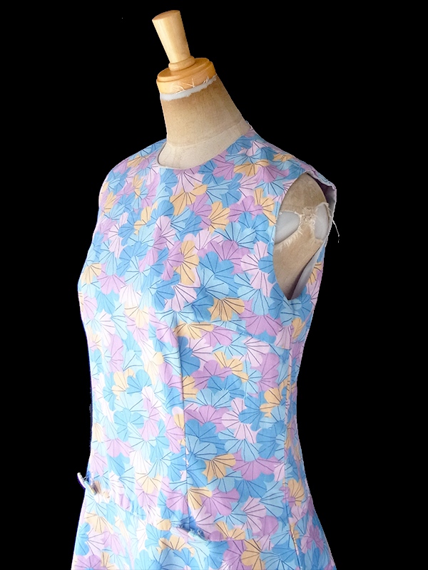 ヨーロッパ古着 ロンドン買い付け 70年代製 水色 X ピンク・パープル・イエロー 花柄プリント フレア ワンピース 20OM200