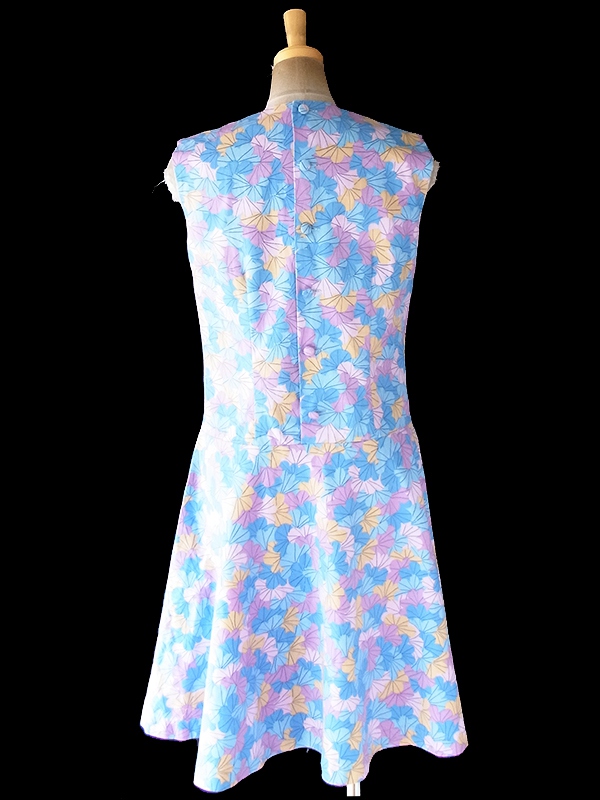 ヨーロッパ古着 ロンドン買い付け 70年代製 水色 X ピンク・パープル・イエロー 花柄プリント フレア ワンピース 20OM200