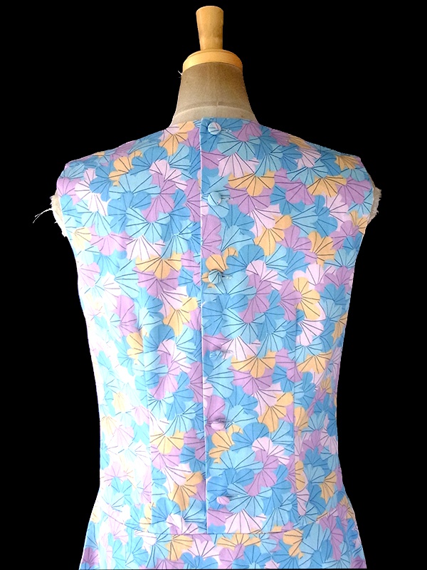 ヨーロッパ古着 ロンドン買い付け 70年代製 水色 X ピンク・パープル・イエロー 花柄プリント フレア ワンピース 20OM200