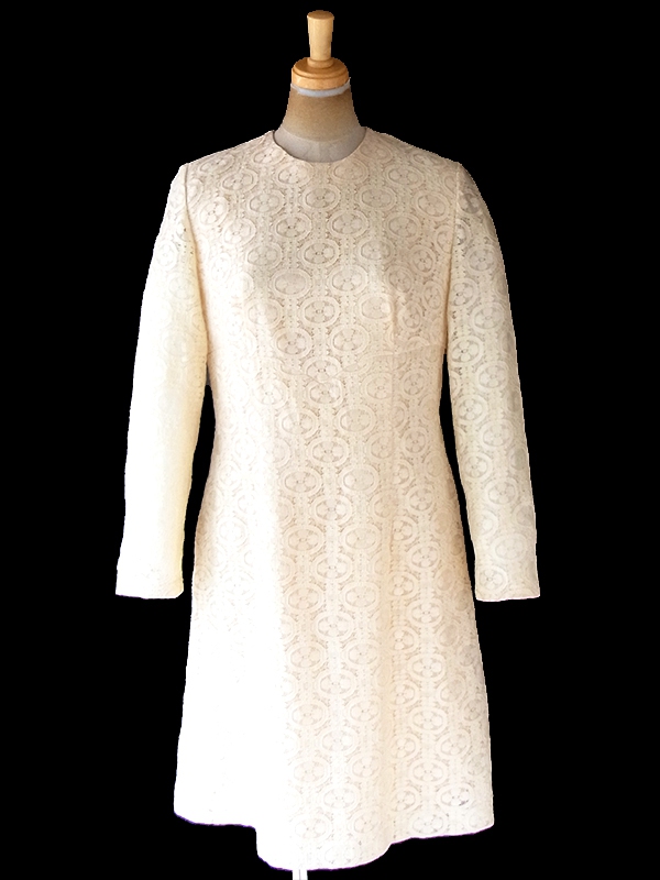 ヨーロッパ古着 ロンドン買い付け 70年代製 光沢を帯びたベージュ X 総レース ヴィンテージ ワンピース 20OM306