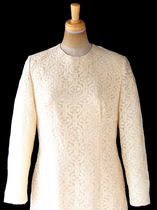 ヨーロッパ古着 ロンドン買い付け 70年代製 光沢を帯びたベージュ X 総レース ヴィンテージ ワンピース 20OM306