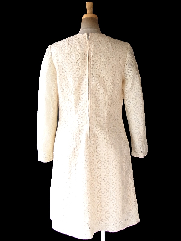 ヨーロッパ古着 ロンドン買い付け 70年代製 光沢を帯びたベージュ X 総レース ヴィンテージ ワンピース 20OM306