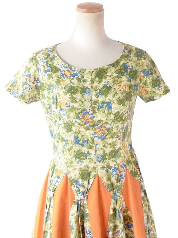 ヨーロッパ古着 ロンドン買い付け 60年代製 グリーン X 花柄 オレンジ生地切り返し ヴィンテージ ワンピース 21BS200