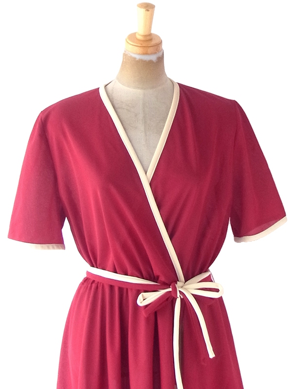 ヨーロッパ古着 ロンドン買い付け 70年代製 バーガンディー X アイボリー アンブレラプリーツ 共布ベルト付き ワンピース 21BS202