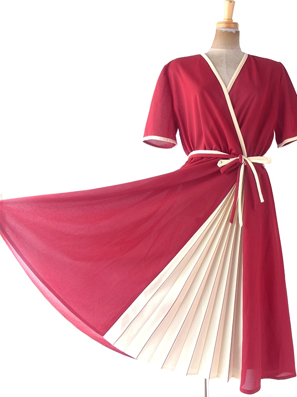 ヨーロッパ古着 ロンドン買い付け 70年代製 バーガンディー X アイボリー アンブレラプリーツ 共布ベルト付き ワンピース 21BS202