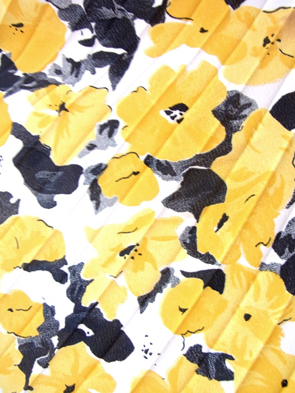 ヨーロッパ古着 ロンドン買い付け 70年代製 イエロー・ブラック 花柄 アンブレラプリーツ スカート 21BS233