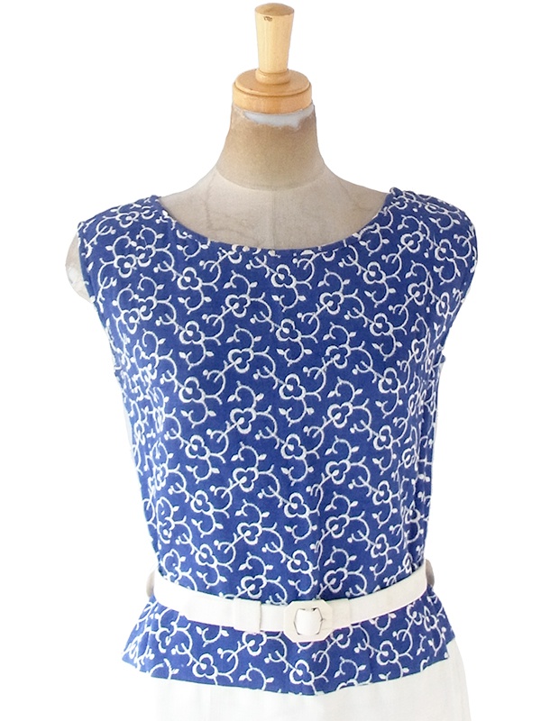 ヨーロッパ古着 フランス買い付け 60年代製 ブルー レトロ柄刺繍 X ホワイト スカート ベルト付き ワンピース 21FC015