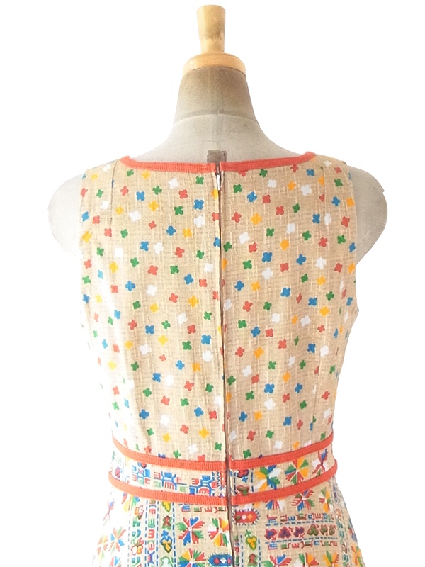 ヨーロッパ古着 フランス買い付け 60年代製 ベージュ X カラフル レトロ柄 オレンジ テープ ワンピース 21FC103