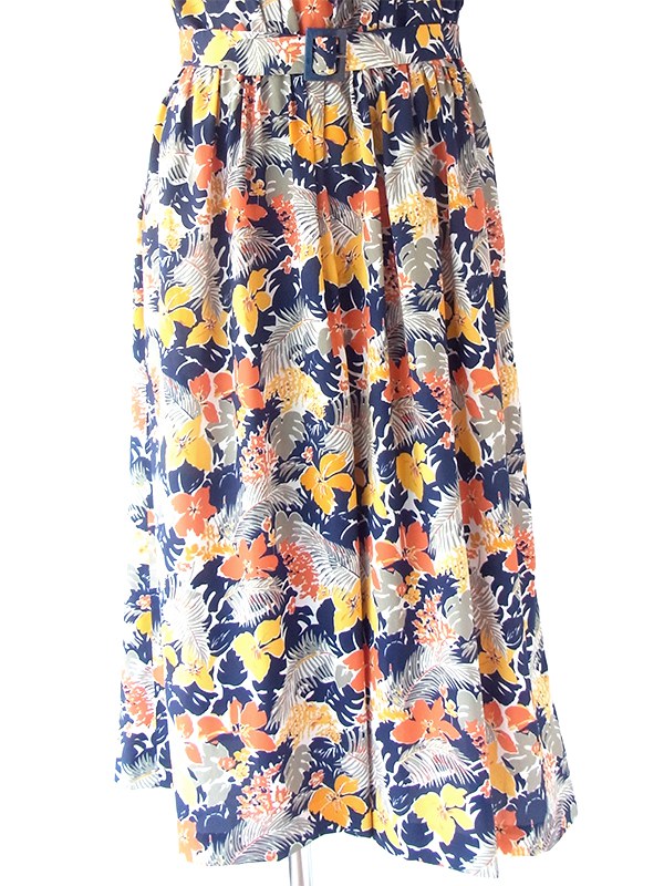 ヨーロッパ古着 フランス買い付け 70年代製 ブルー X カラフル花柄 ホワイト襟 共布ベルト付き ワンピース 21FC108