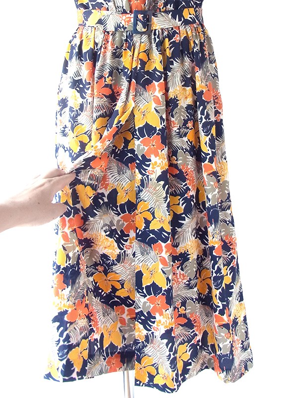 ヨーロッパ古着 フランス買い付け 70年代製 ブルー X カラフル花柄 ホワイト襟 共布ベルト付き ワンピース 21FC108