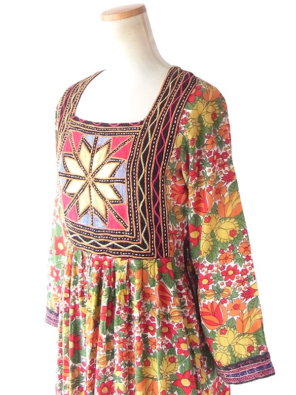 ヨーロッパ古着 フランス買い付け 60年代製 カラフル ステッチ X 花柄 ヴィンテージ ロング ワンピース 21FC111